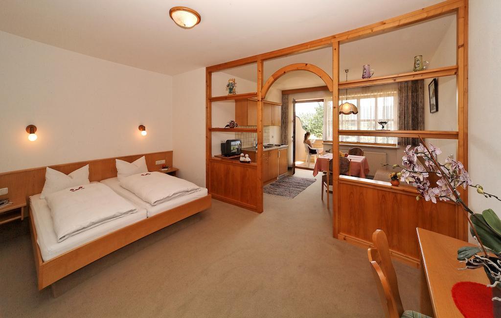 فندق Landhaus Maria Bed&Breakfast ريغين الغرفة الصورة